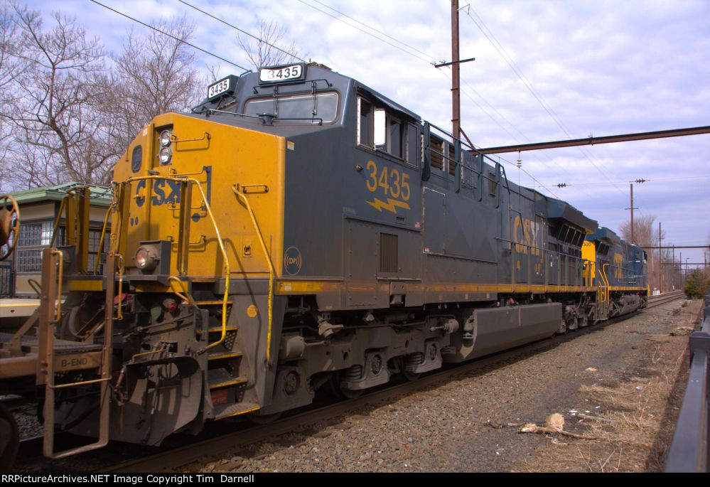 CSX 3435 on I157